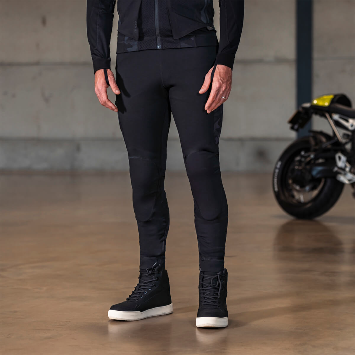 【ユニセックス】アクションプロ パンツ マーク2 ブラック