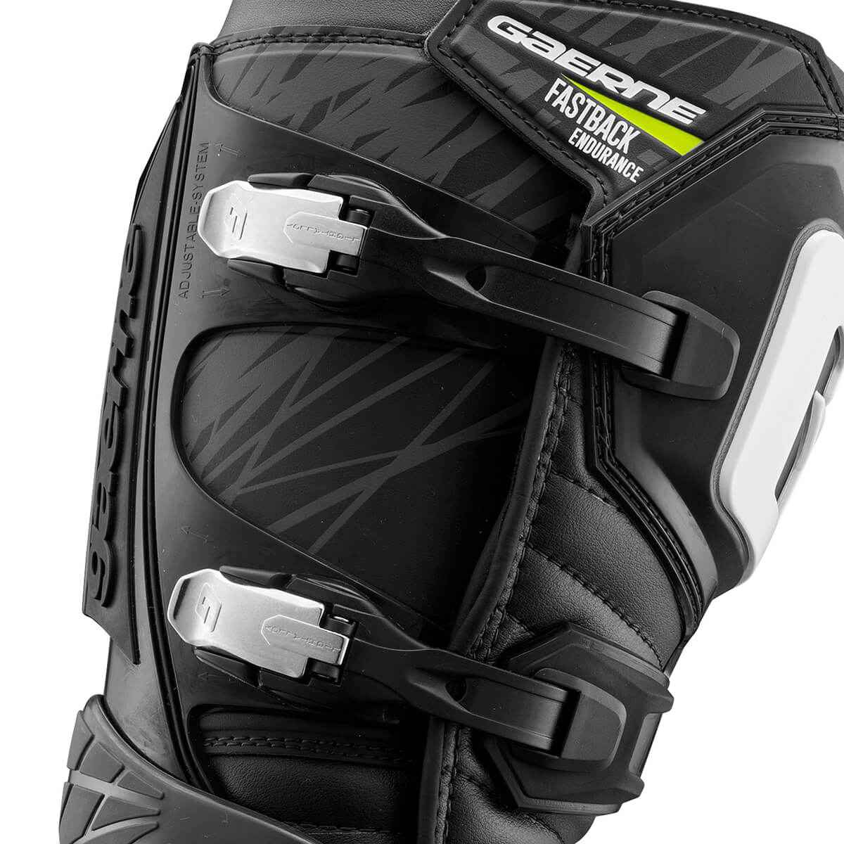 ファストバック ブラック