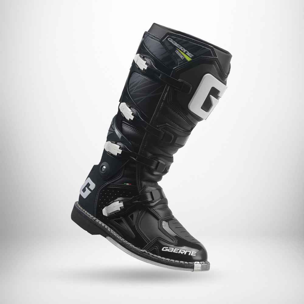 ファストバック ブラック