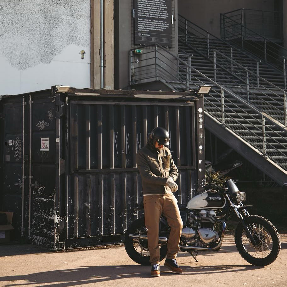 サービス カーキ