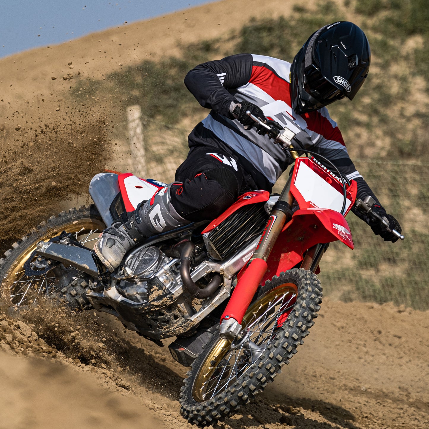 SG-22 Anthracite/Black/Red