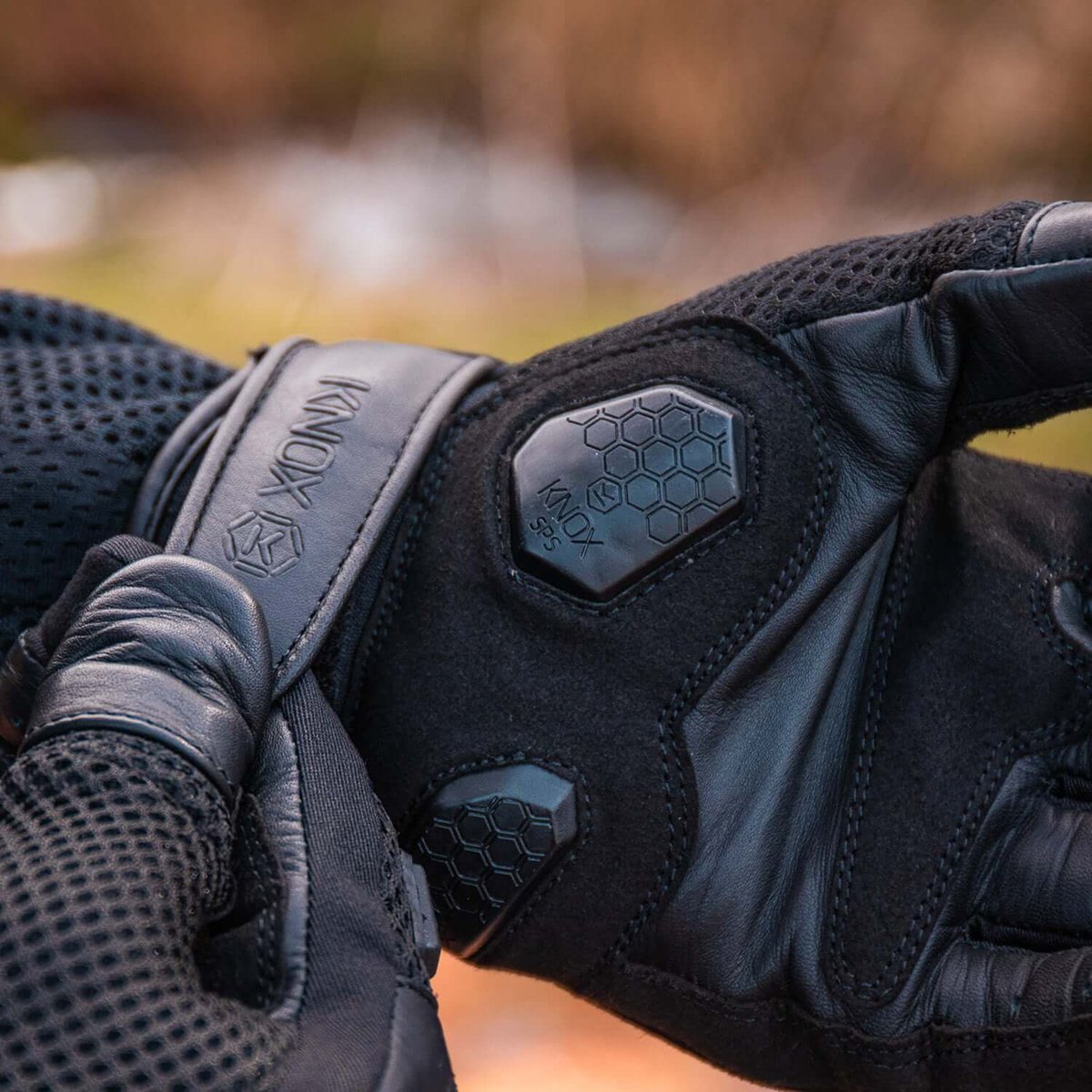 アーバンプロ グローブ ブラック - KNOX - JAPEX STORE