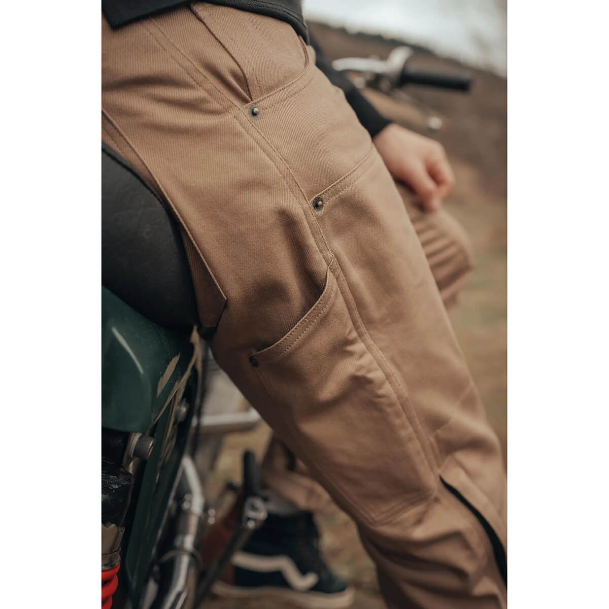 サービス カーキ