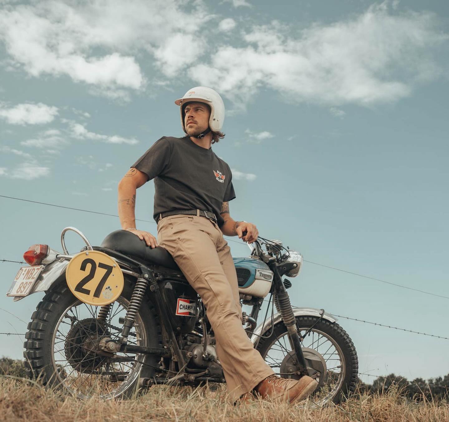 サービス カーキ