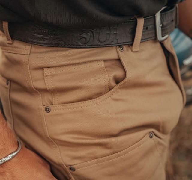 サービス カーキ