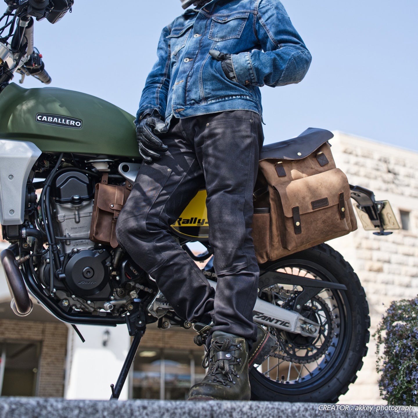 サービス ブラック