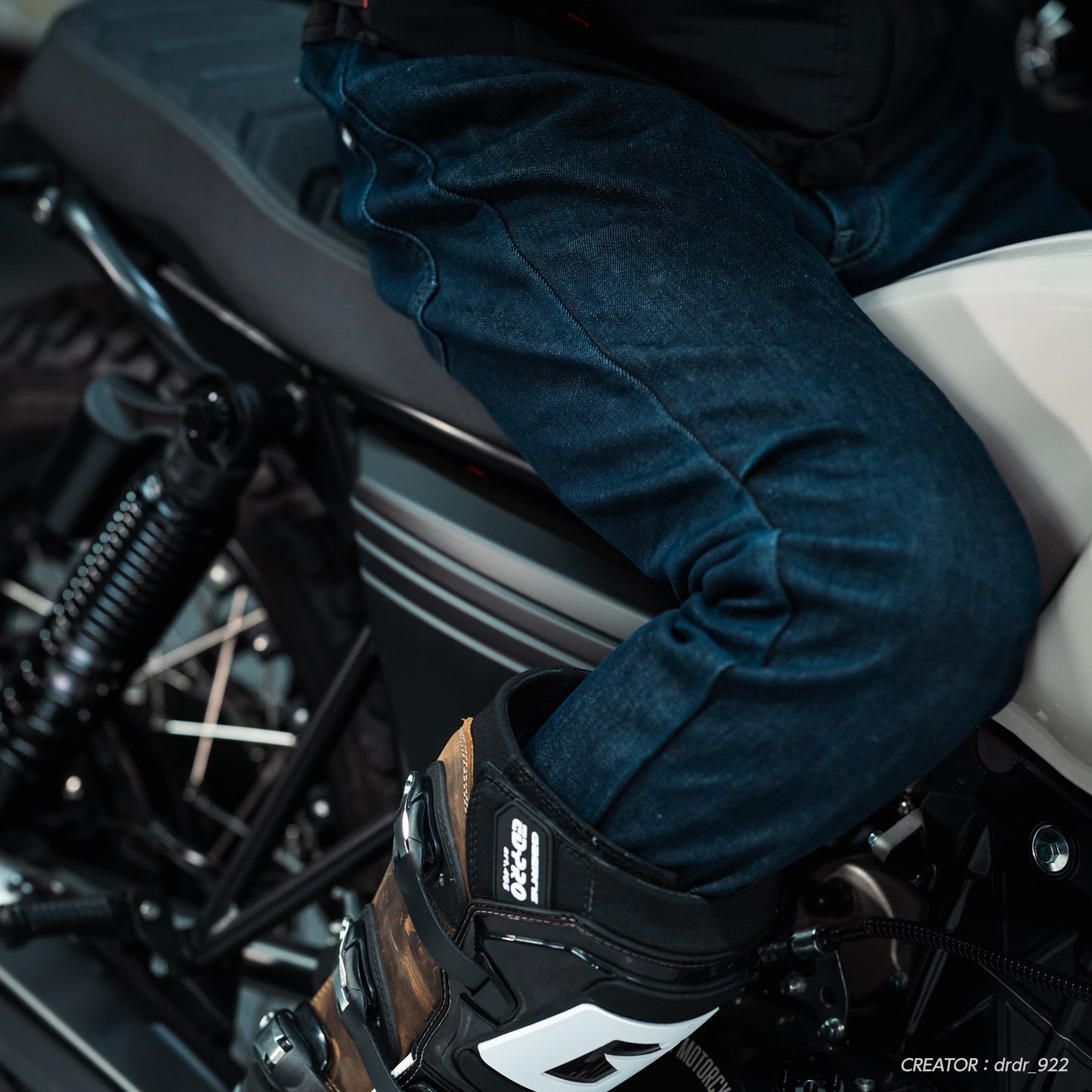 ツアラー ブルー